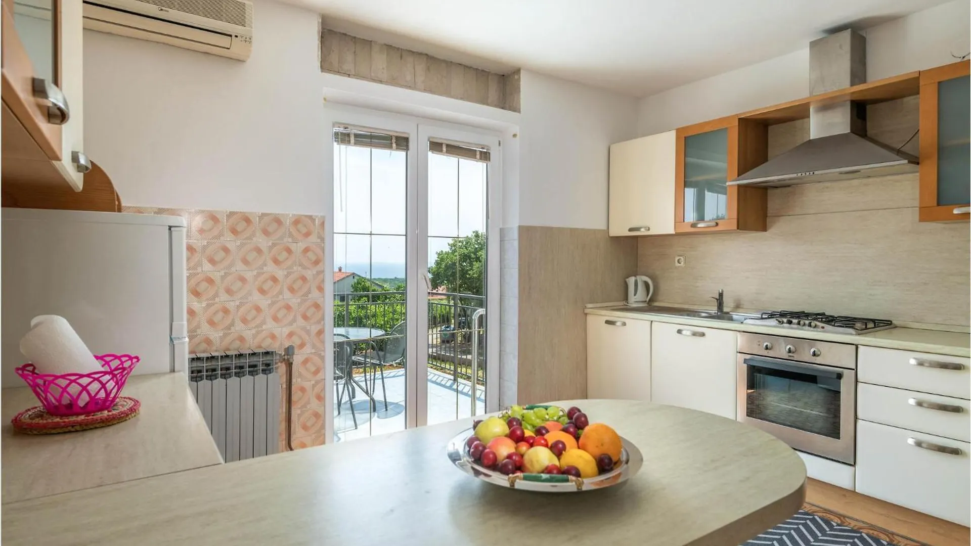 Beautiful Home In Peruski With Kitchen Croatia