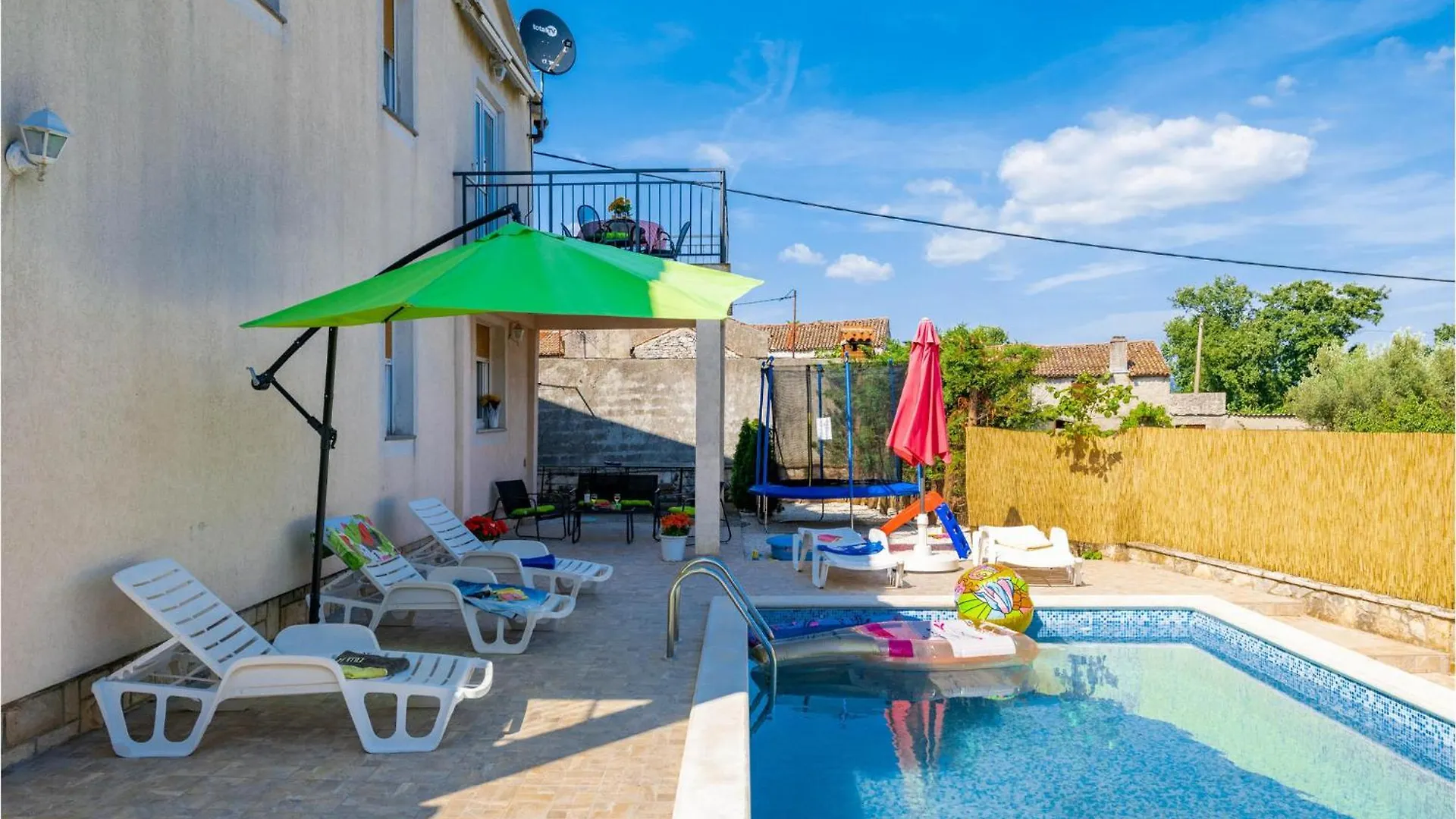 Beautiful Home In Peruski With Kitchen Croatia